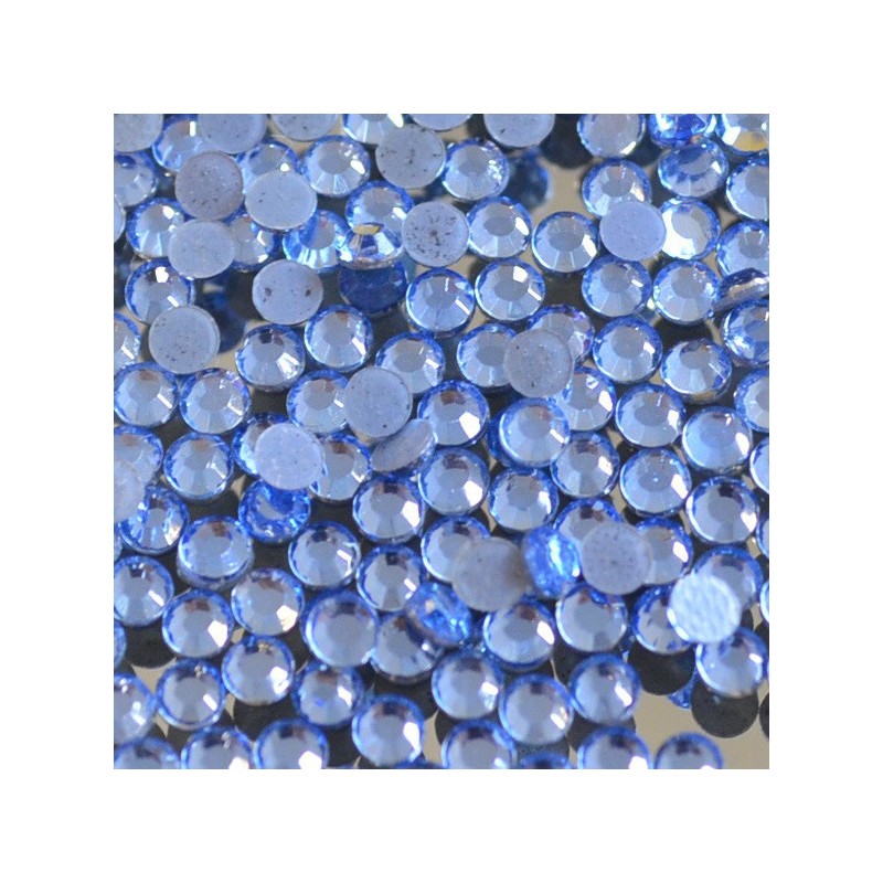 Skleněné hot-fix kamínky barva Sapphire světlý velikost SS6
